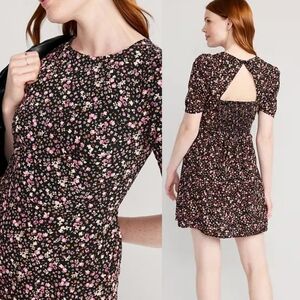 NWOT Old Navy Fit & Flare Puff-Sleeve Smocked Cutout Mini Dress in Ditsy Floral